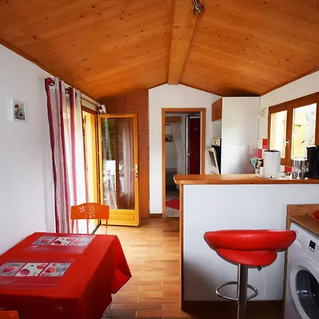 Petite Habitation Au Coeur Des Pins, A Reaup-lisse En Lot-et-garonne Reaup